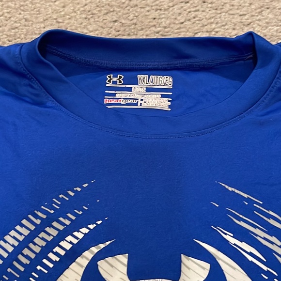 Boys UA t-shirt - Picture 2 of 3